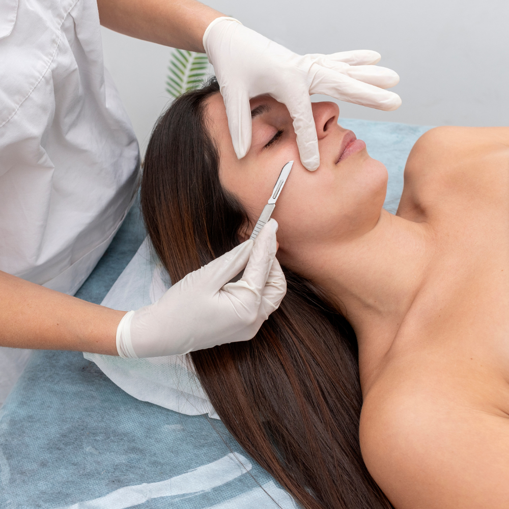 Dermaplaning facial